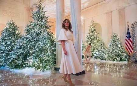 Melaniya Tramp Ağ evi bəzədi -