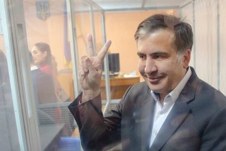 Saakaşvili azadlıqda -