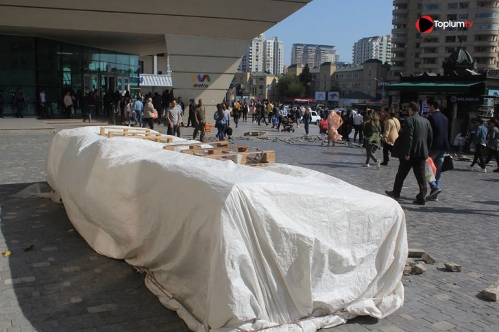 "28 May" metrostansiyasının qarşısı niyə bağlanıb? - "28 May" metrostansiyasının qarşısı niyə bağlanıb? -