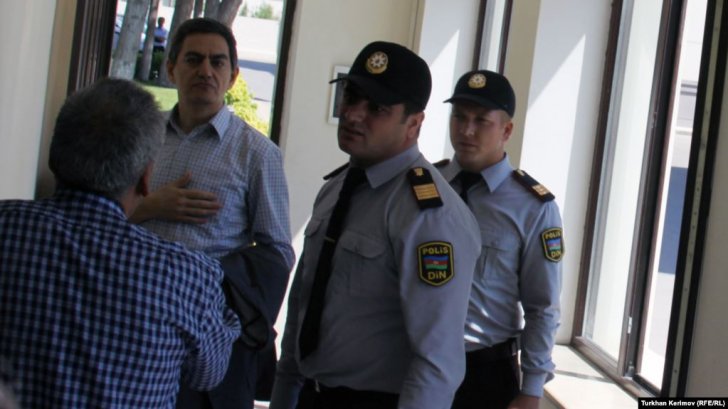 Əli Kərimli Daxili İşlər Nazirliyini məhkəməyə verdi