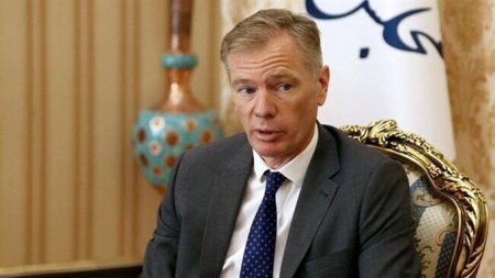 Britaniyanın səfiri Tehranda saxlanılıb