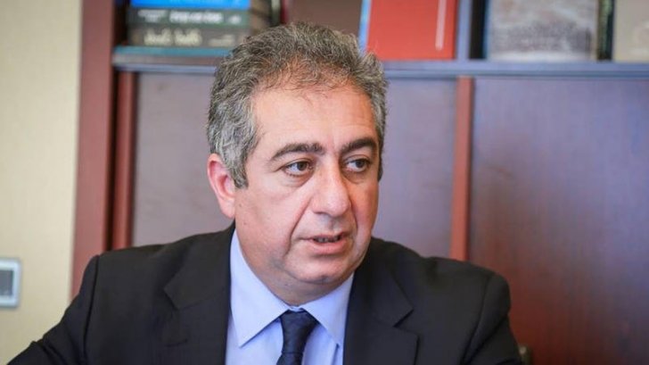 Qubad İbadoğludan Mərkəzi Banka və Nazirlər Kabinetinə