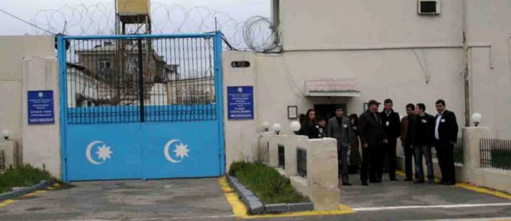 Azərbaycanda məhkumlarla görüş və sovqat qəbulu dayandırıldı -