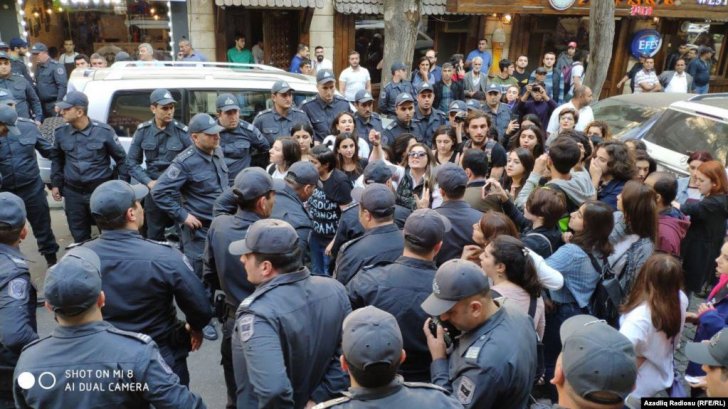 Feminist Hərəkatı 8 Marş – “Bizimdir hürr küçələr” şüarı ilə aksiya keçirib -