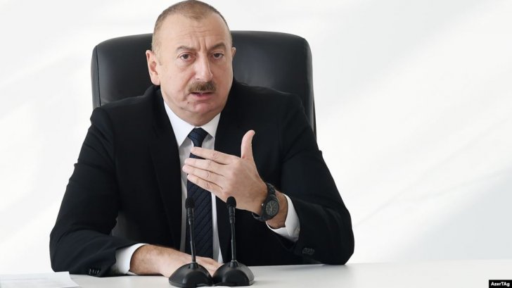İlham Əliyev bəzi müxalifəçiləri təbrik etdi, bəzilərini yox -