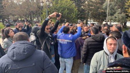 Polis Mübariz Mənsimova dəstək aksiyasını dağıdıb, jurnalistlər döyülüb -