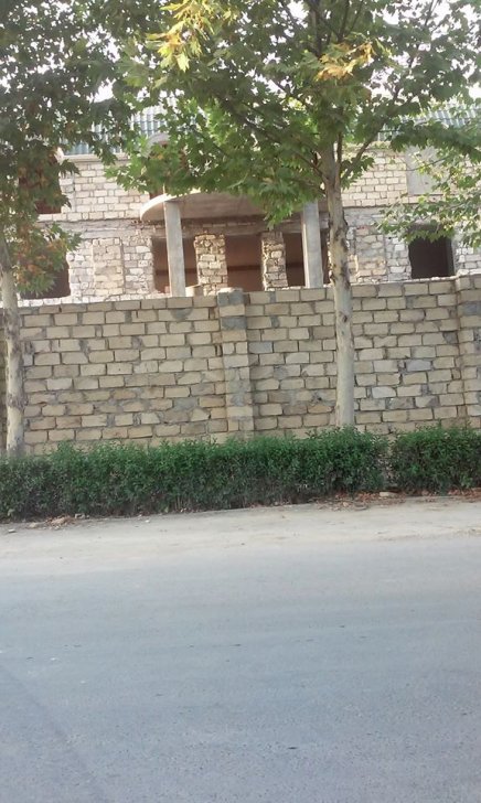 İcra başçısı YAP-ın qərargahının yerində villa tikib -