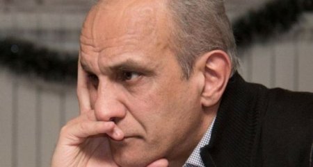 Alternativ fikir söyləyən xalq düşmənidir?