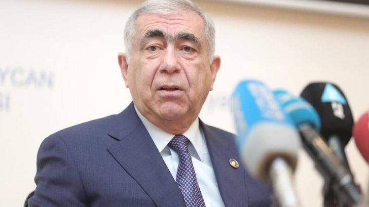 Saleh Məmmədovun "asfalt Raqib"i kimdir: məmur, yoxsa qoçu? -