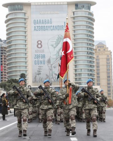 Bakıda Zəfər paradı keçirilib -