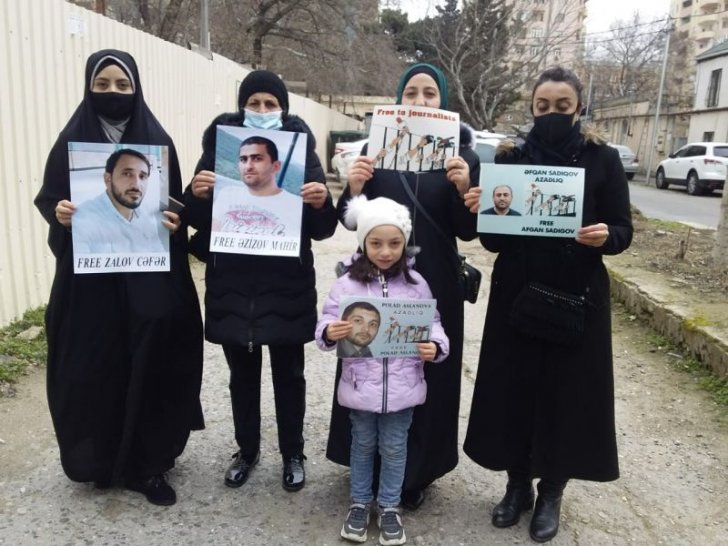 Siyasi məhbus ailələrinin ABŞ səfirliyi qarşısında