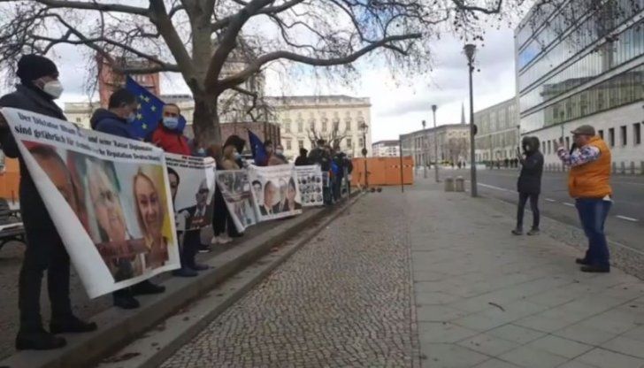 Azərbaycanlı mühacirlər Berlində etiraz aksiyası keçiriblər