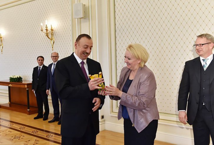 Azərbaycanla bağlı korrupsiyada adı hallanan deputat vəfat edib
