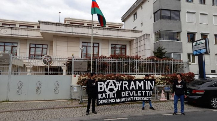 Azərbaycanın İstanbuldakı konsulluğu qarşısında