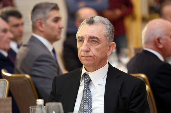 Eldar Əzizov tenderləri necə silir? - 6 milyonluq müqavilə