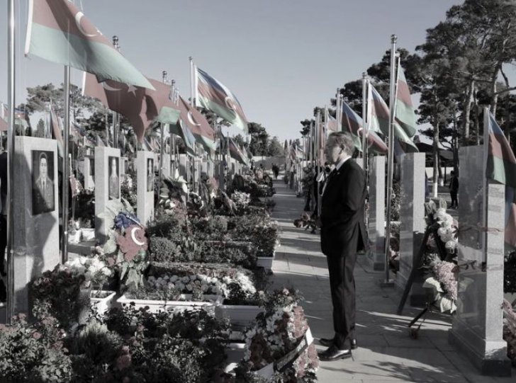 ABŞ səfiri Li Litzenberger İkinci Qarabağ şəhidlərinin xatirəsini yad edib