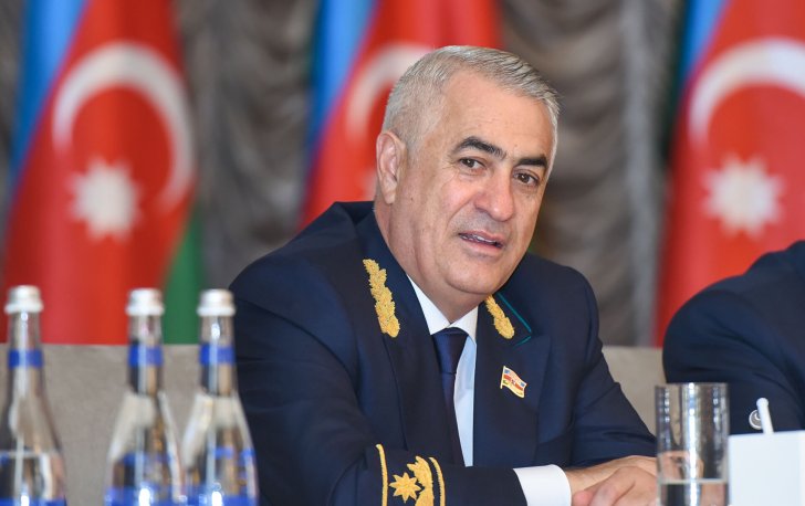 Cavid Qurbanov işçilərin maaşını 150 manat kəsir - ETİRAZ AKSİYASI
