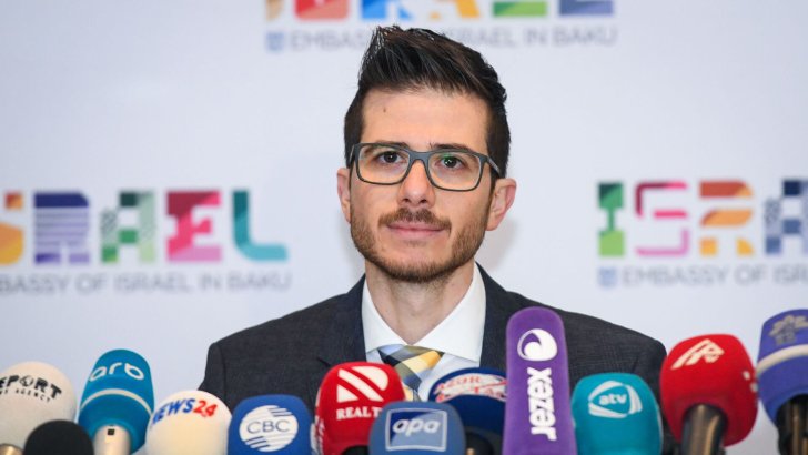 İsrail səfiri Corc Dik İran barədə: Bu qatil rejimin hədələrini ciddi qəbul edin