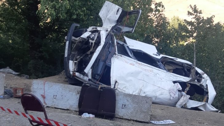 Lerikdə avtobus qəzaya uğrayıb: 8 nəfər ölüb, 8 yaralı var - ADLAR