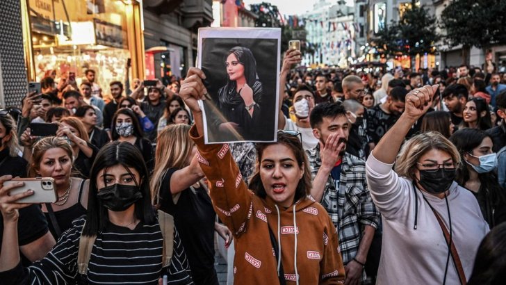 İranda etirazlar davam edir: polis Tehranda “tələbələrə atəş açıb”
