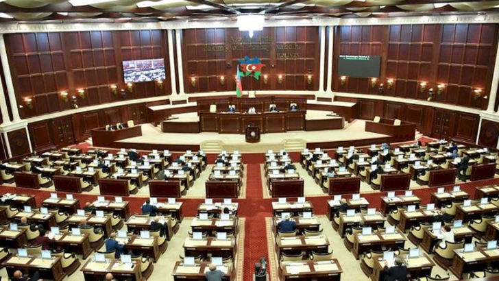 Babək Səmidlinin səs yazısı Parlamentdə: deputatlar arasında fikir ayrılığı