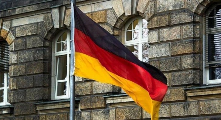 Berlin Rusiyanın Almaniyadakı beş konsulluğundan dördünü bağlayır