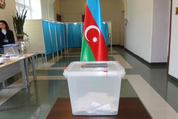 Seçki məntəqələrində jurnalistlərə işləməyə imkan vermirlər