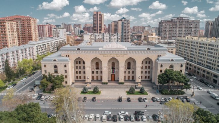 Azərbaycanda daha bir şübhəli satınalma: hər yerdə oğurlayırlar