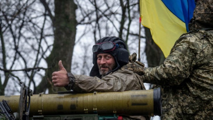 Ukrayna Rusiya hərbçilərinin kolonunu və Lipetskdəki aerodromu məhv edib - FOTO