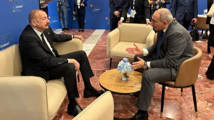 İlham Əliyev və Nikol Paşinyan Tiranada görüşüb
