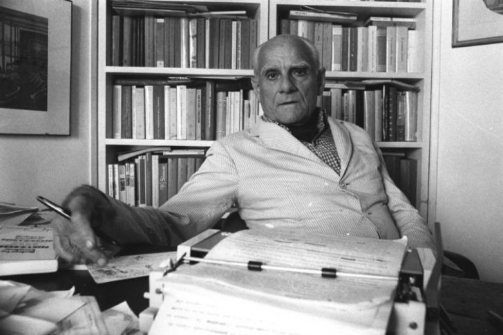 Alberto Moravia. Körpə - HEKAYƏ